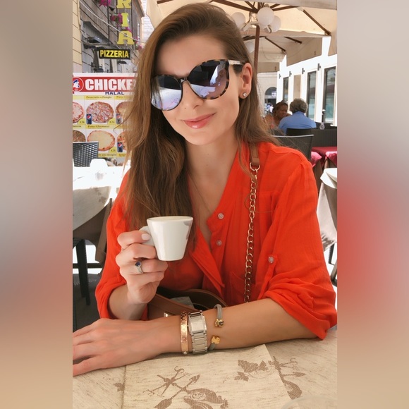 Meet your Posher, Angela - Picture 2 of 4